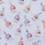 Portachiavi arcobaleno macramè